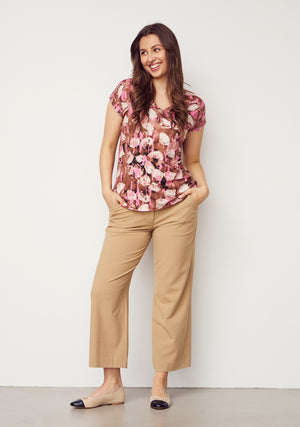 I SAY Louis Printed V-Neck T-Shirt T-Shirts M68 Luxury Camel w/Pink