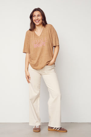 I SAY Haley T-Shirt T-Shirts M75 Washed Luxury Camel